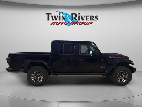 Used 2026 Jeep Gladiator Mojave AWD/4WD image 5