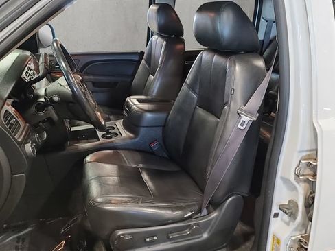 Used 2014 GMC Yukon XL SLT AWD/4WD image 10