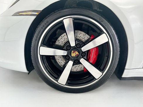 Certified 2022 Porsche 911 Targa 4S AWD/4WD image 27