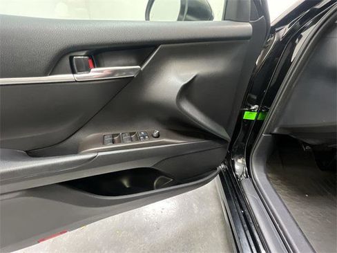 Certified 2022 Toyota Camry SE w/ Convenience Package image 13