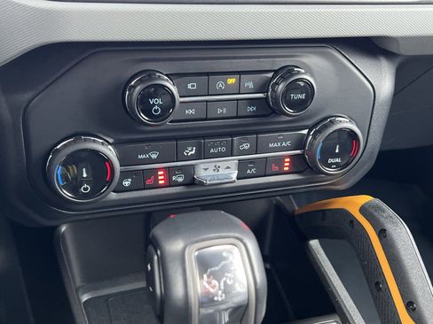 Used 2022 Ford Bronco Badlands image 22