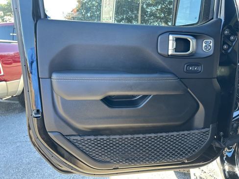 Certified 2022 Jeep Gladiator Overland w/ Popular Equipment Package image 33