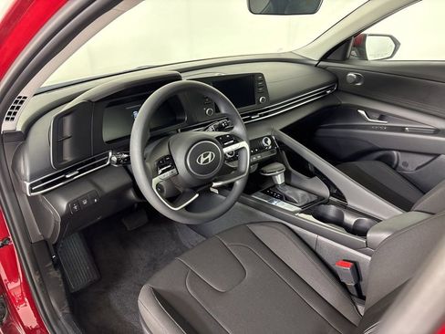 New 2025 Hyundai Elantra Hybrid FWD image 15