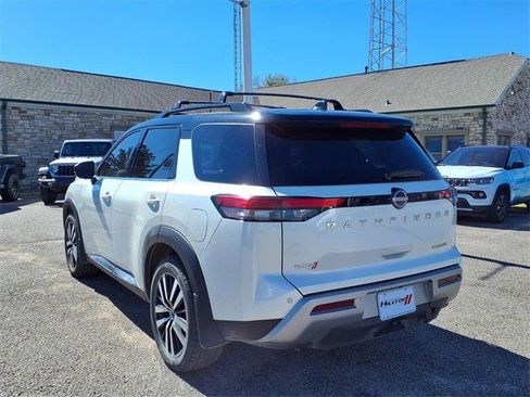Used 2024 Nissan Pathfinder Platinum w/ Cargo Package image 3