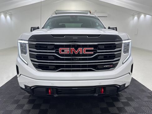 Used 2025 GMC Sierra 1500 AT4 AWD/4WD image 2