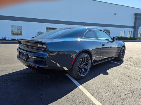 Used 2024 Dodge Charger Daytona R/T w/ Plus Group AWD/4WD image 12