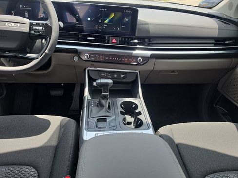 New 2027 Kia Carnival LX FWD image 14