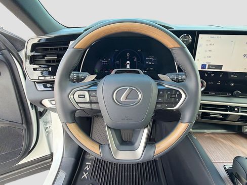 Used 2025 Lexus RX 350h w/ Convenience Package image 41