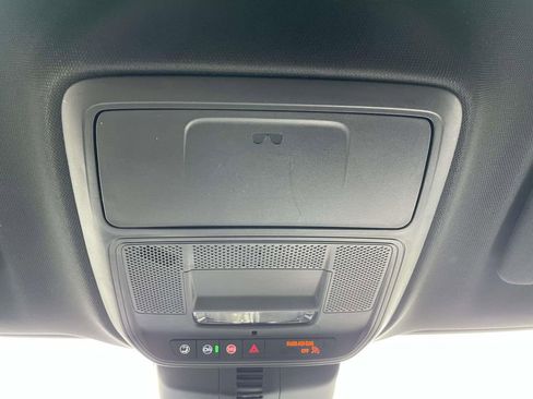 Used 2024 Chevrolet Traverse LT image 30