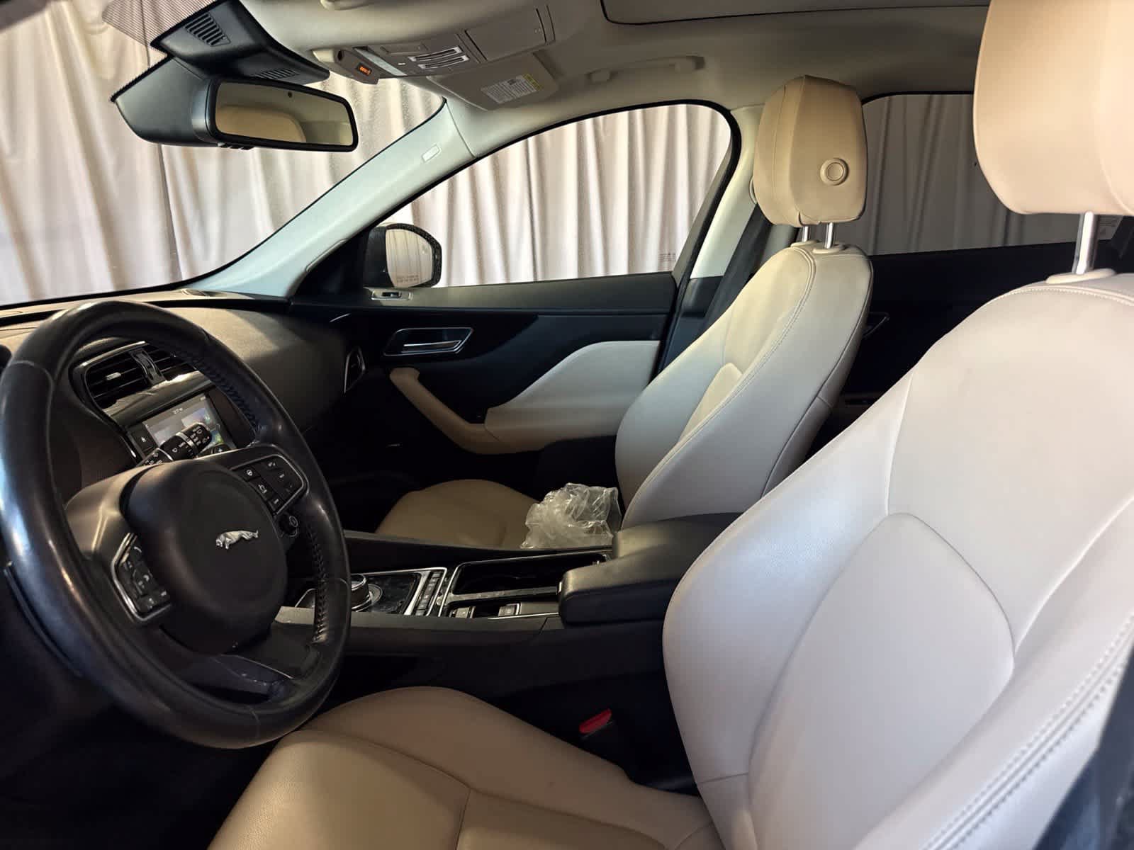 Used 2018 Jaguar F-PACE Premium AWD/4WD image 19