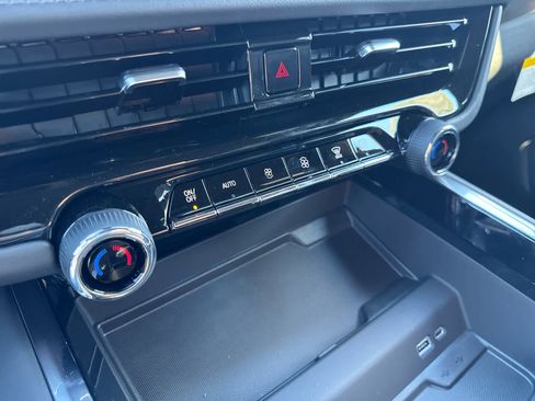 New 2026 Chevrolet Suburban LS image 24