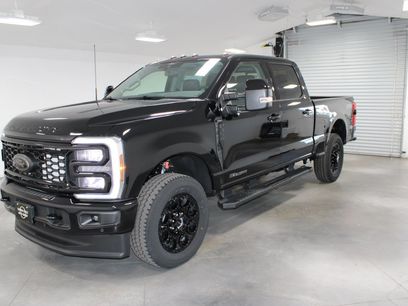New 2026 Ford F350 Lariat w/ Black Appearance Package