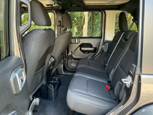 Used 2021 Jeep Wrangler Unlimited Sport AWD/4WD image 27