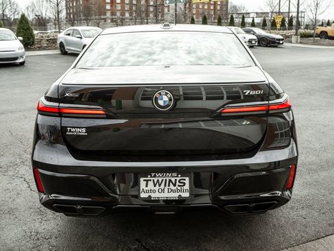 Used 2023 BMW 760i xDrive w/ Executive Package image 41