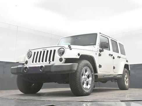Used 2015 Jeep Wrangler Unlimited Sahara w/ Trailer Tow Group AWD/4WD image 28