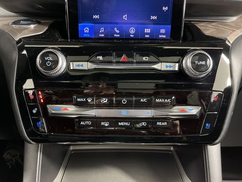 Used 2022 Ford Explorer Platinum w/ Equipment Group 601A image 26