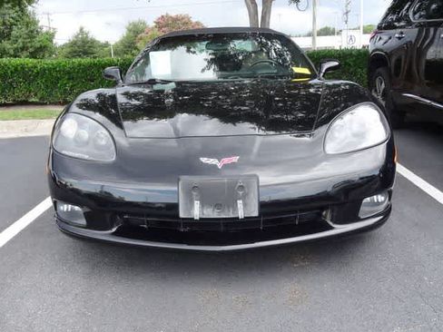 Used 2005 Chevrolet Corvette Convertible w/ Preferred Equipment Group RWD image 2