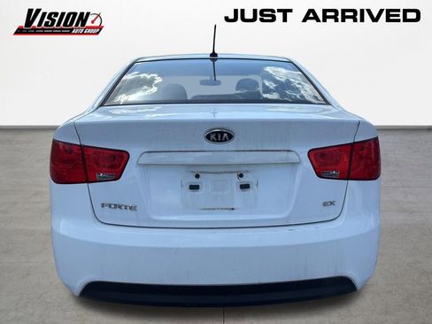 Used 2010 Kia Forte EX FWD image 4
