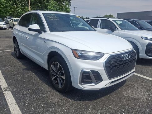 Used 2023 Audi Q5 2.0T Premium w/ Convenience Package AWD/4WD image 3