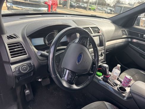 Used 2018 Ford Explorer XLT w/ Equipment Group 202A image 14