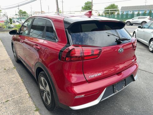 Used 2017 Kia Niro FE FWD image 4