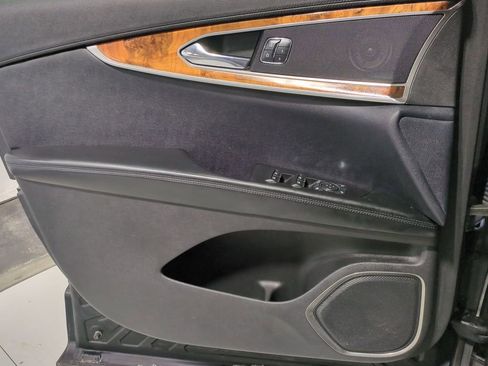 Used 2017 Lincoln MKX Reserve w/ Lincoln MKX Climate Package image 39