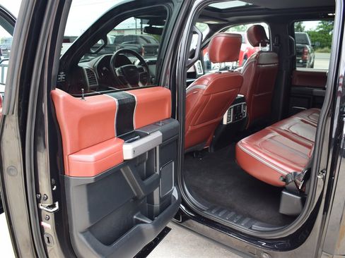 Used 2019 Ford F150 Platinum w/ Technology Package image 11