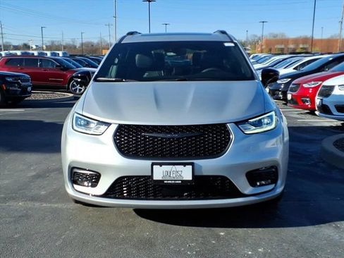 New 2026 Chrysler Pacifica Limited w/ S Appearance Package FWD image 24