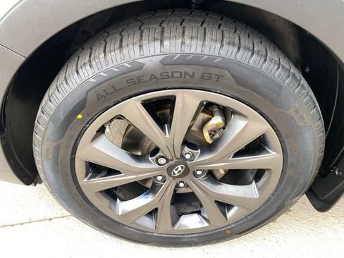 Used 2018 Hyundai Santa Fe Sport FWD image 26