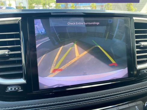 Used 2022 Chrysler Pacifica Touring-L FWD image 21
