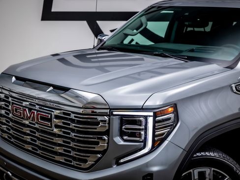 Used 2025 GMC Sierra 1500 Denali w/ Denali Reserve Package AWD/4WD image 22