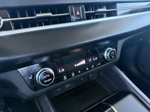 Used 2024 Mitsubishi Outlander SE FWD image 22
