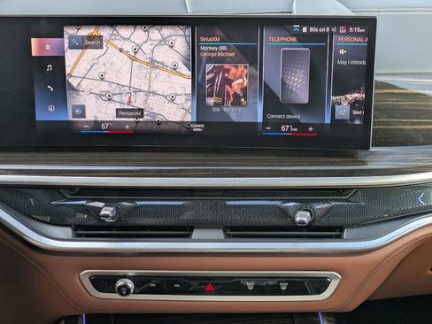 Used 2023 BMW X7 xDrive40i w/ Executive Package image 23