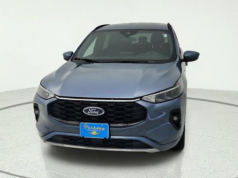 Used 2023 Ford Escape ST-Line Select AWD/4WD image 2