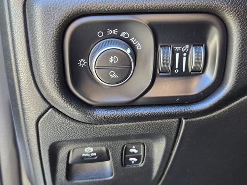 Used 2023 RAM 1500 Laramie AWD/4WD image 22