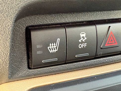 Used 2016 Jeep Patriot Latitude w/ Sun/Sound Group FWD image 14