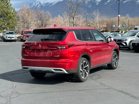 Used 2025 Mitsubishi Outlander SE AWD/4WD image 3