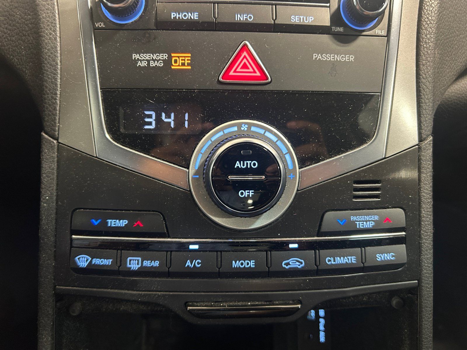 Used 2017 Hyundai Azera Limited FWD image 19