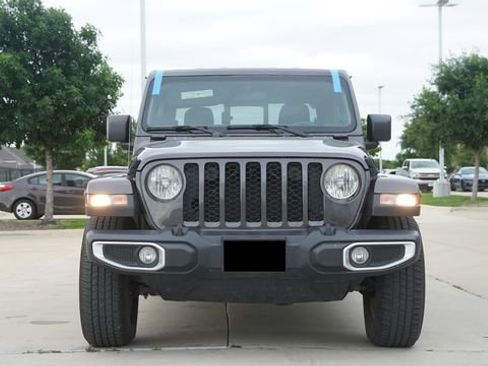 Used 2021 Jeep Gladiator Sport AWD/4WD image 2