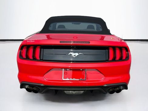 Certified 2022 Ford Mustang Convertible w/ Equipment Group 101A RWD image 9