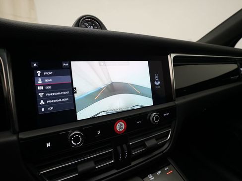 Certified 2026 Porsche Macan AWD/4WD image 24