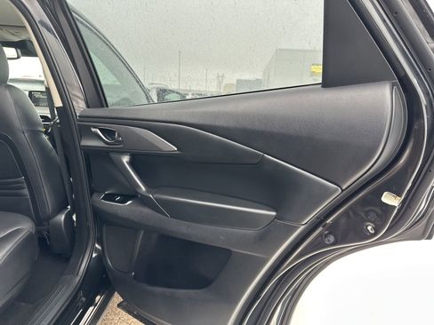 Used 2018 MAZDA CX-9 Touring image 34