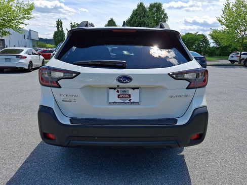 Certified 2025 Subaru Outback Premium AWD/4WD image 5