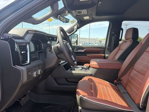 New 2026 GMC Sierra 3500 Denali Ultimate AWD/4WD image 11