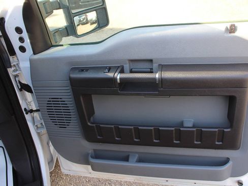 Used 2015 Ford F250 XL w/ Power Equipment Group AWD/4WD image 22