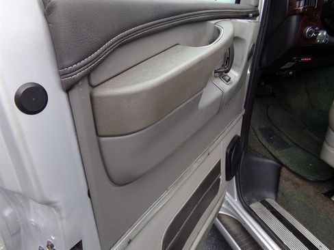 Used 2013 GMC Savana 2500 Extended image 73