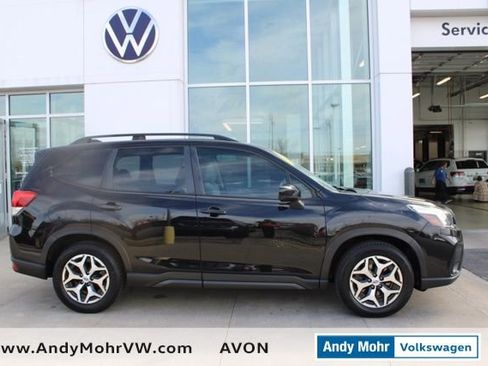 Used 2019 Subaru Forester Premium image 8