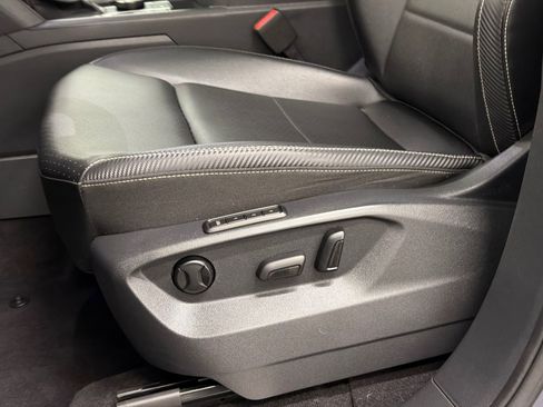 Used 2021 Volkswagen Atlas Cross Sport SEL image 17