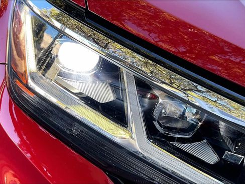 Used 2022 Volkswagen Atlas Cross Sport SE image 27