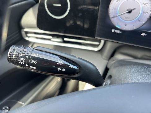 Used 2023 Hyundai Elantra Limited FWD image 27
